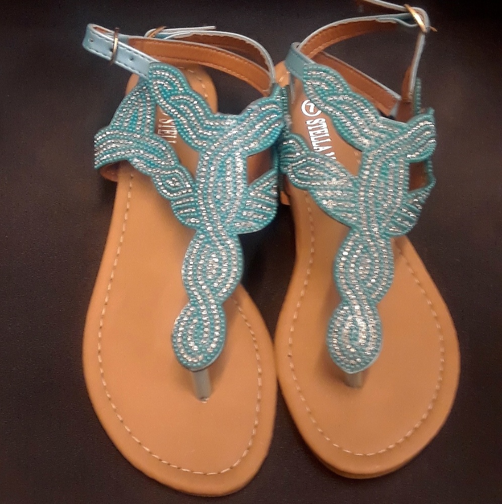 SANDALS (MY WHOLE CLOSET IS ANY 2 FOR $15.  JUST BUNDLE AND SEND OFFER)